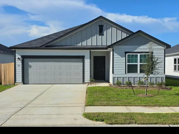 323 Stone Crossing Dr, Liberty, TX 77575