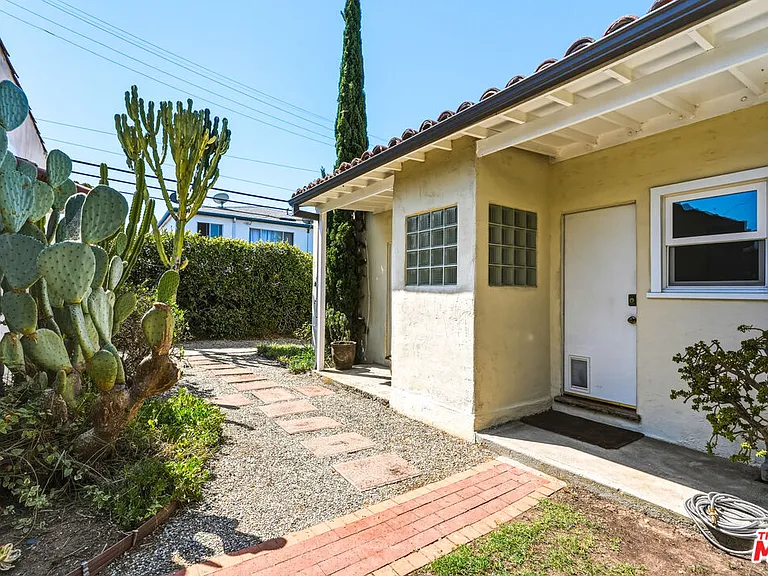 2613 Cloverfield Blvd — Photo 36
