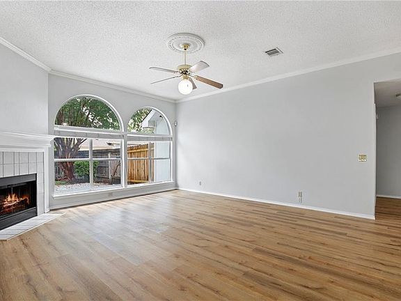 5th image of 1118 Blackthorn Dr