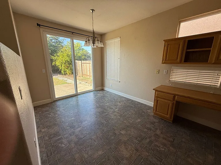 3389 Bonaire Rd — Photo 7