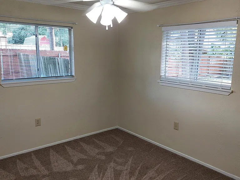 14002 Harbor Dr — Photo 17