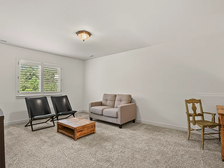 5440 Broadmoor Bluffs Dr — Photo 19