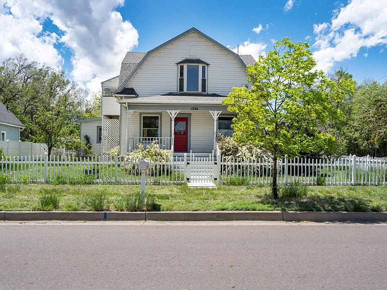 1230 Glen Ave — Photo 1