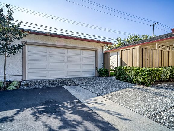 2nd image of 2004 Acacia Ct