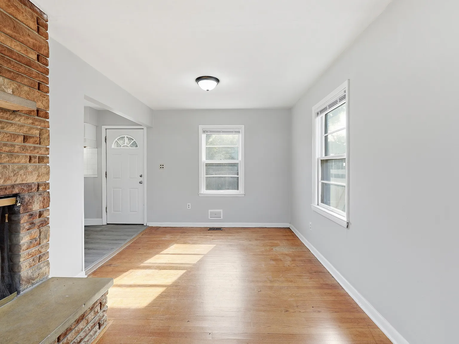 3 bed, 1301 sqft, $1,500 — Photo 4