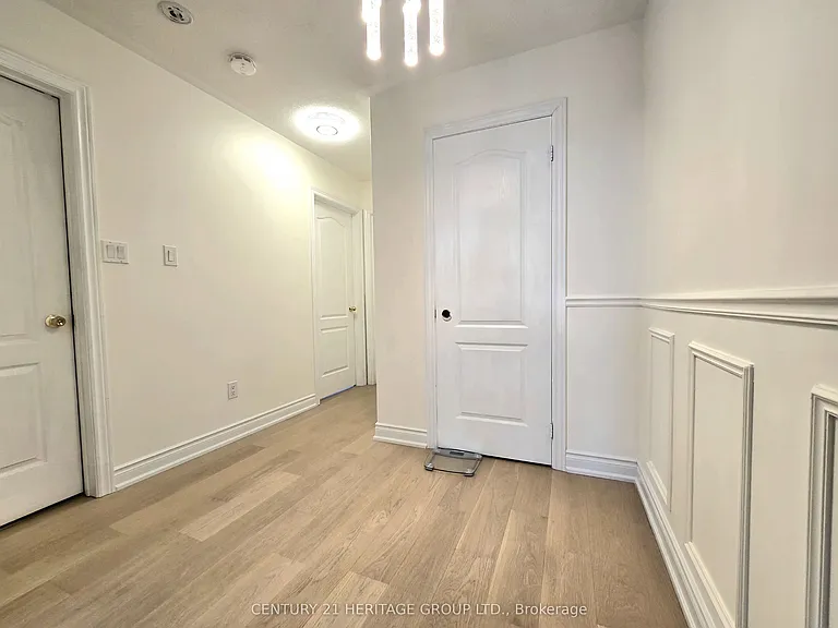 37 Luisa St — Photo 13
