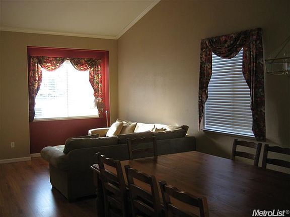 5th image of 8237 Carriage Oaks Way