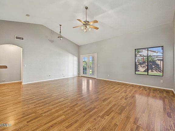 4th image of 3352 E STANFORD Avenue