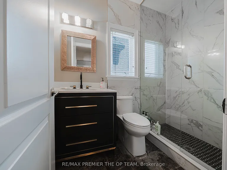 56 Park Ridge Dr #UPPER — Photo 12