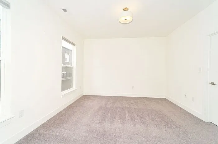 727 Perth Ln — Photo 13