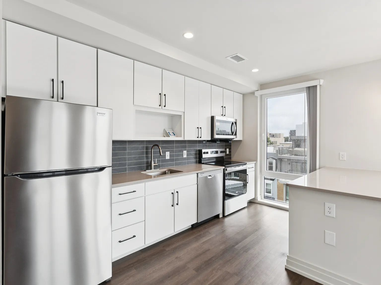 Park Morton Apartments — Photo 3