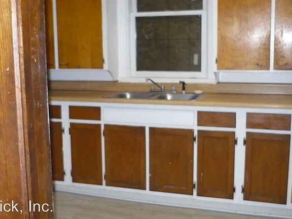 2nd image of 863 Miller Ave