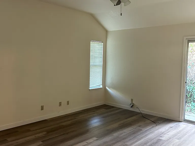 5560 Riverwood Ct — Photo 11