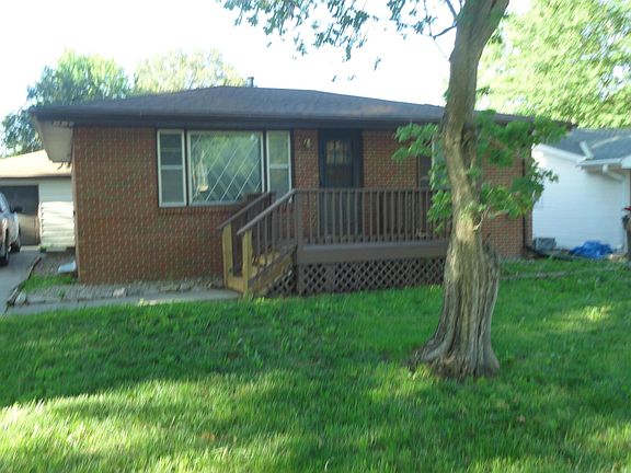2nd image of 6711 Vine St