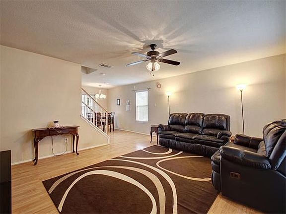 5th image of 1009 Flanagan Dr