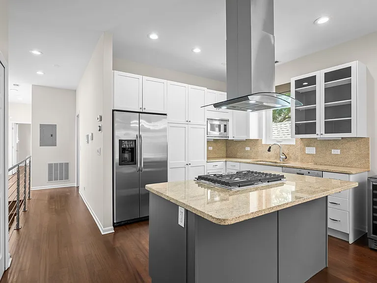 876 N Hermitage Ave #3 — Photo 15