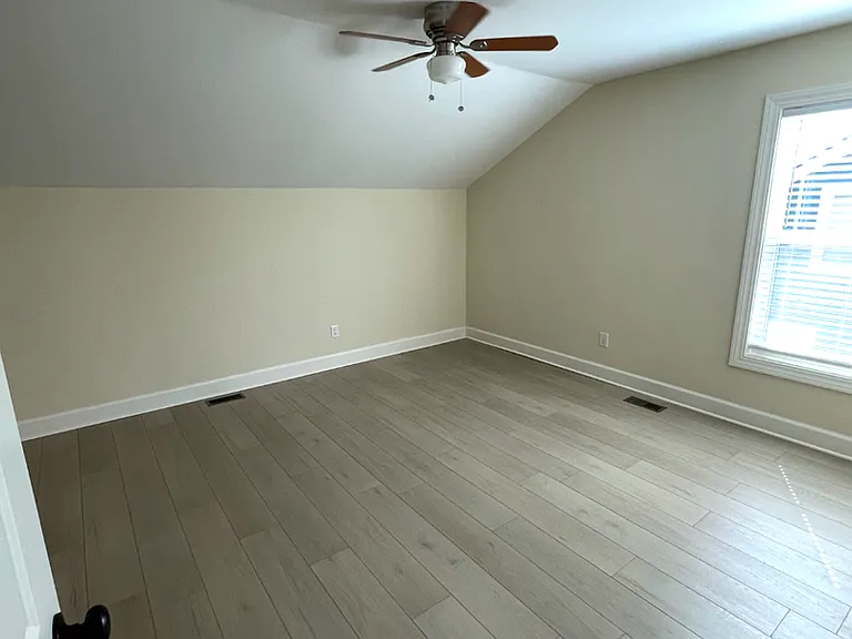 624 Golfview Dr — Photo 5