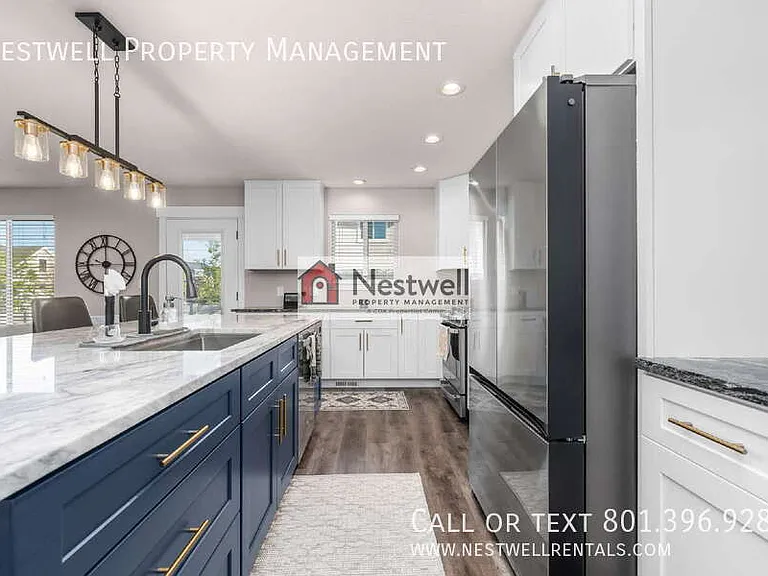 35 E Water Ln — Photo 3