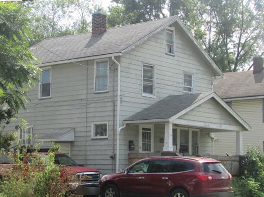 2nd image of 1856 Larchmont Ave NE