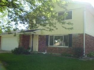 8022 Philadelphia Dr, Fairborn, OH