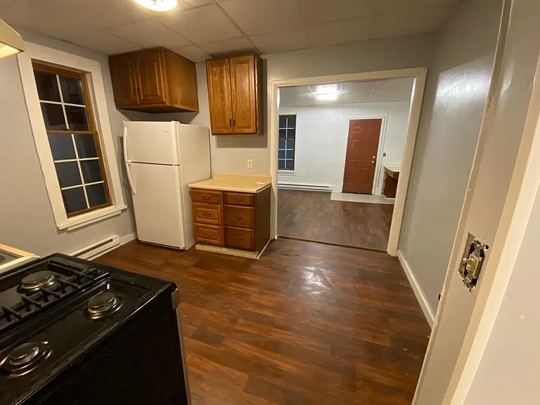 130 W Elm St #B — Photo 8