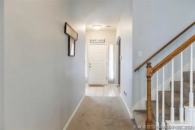 4 bed, 2.0 bath, 2483 sqft, $2,250 — Photo 2