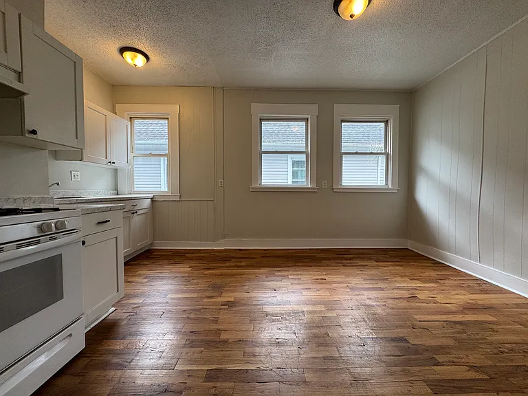 162 Sheffield Ave #B2 — Photo 6
