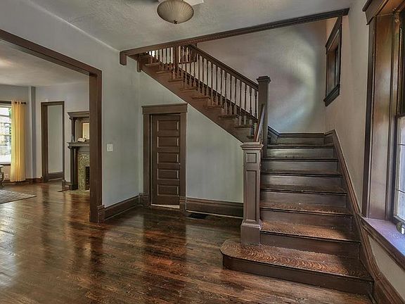 2nd image of 3324 Campbell St