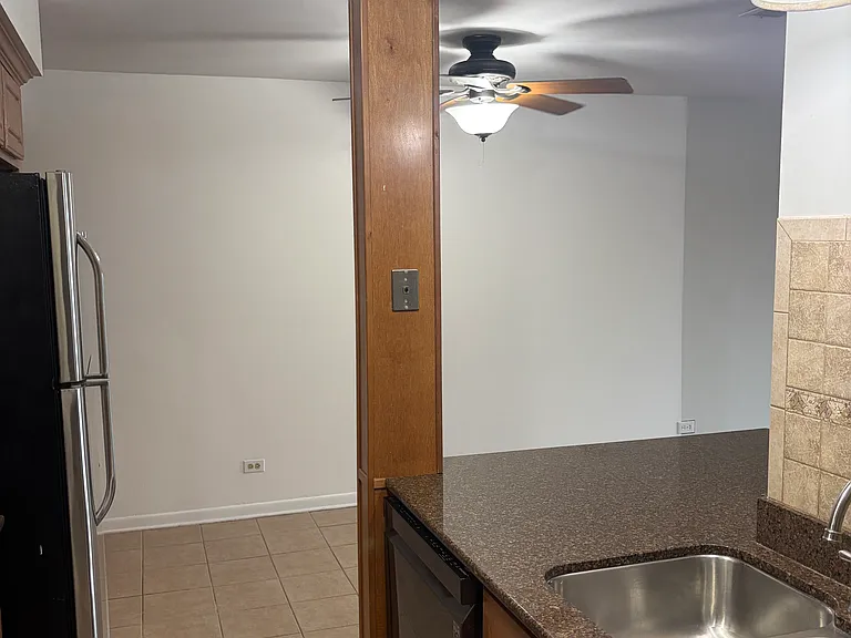 9937 S Cicero Ave #402 — Photo 7