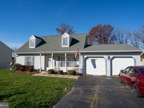 210 Rocklawn Ln, Lancaster, PA 17601