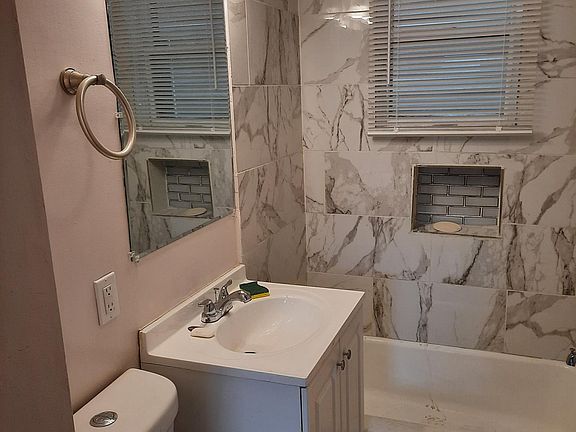 4th image of 1-833 W 54th St #1