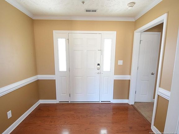 2nd image of 158 Hampshire Ct