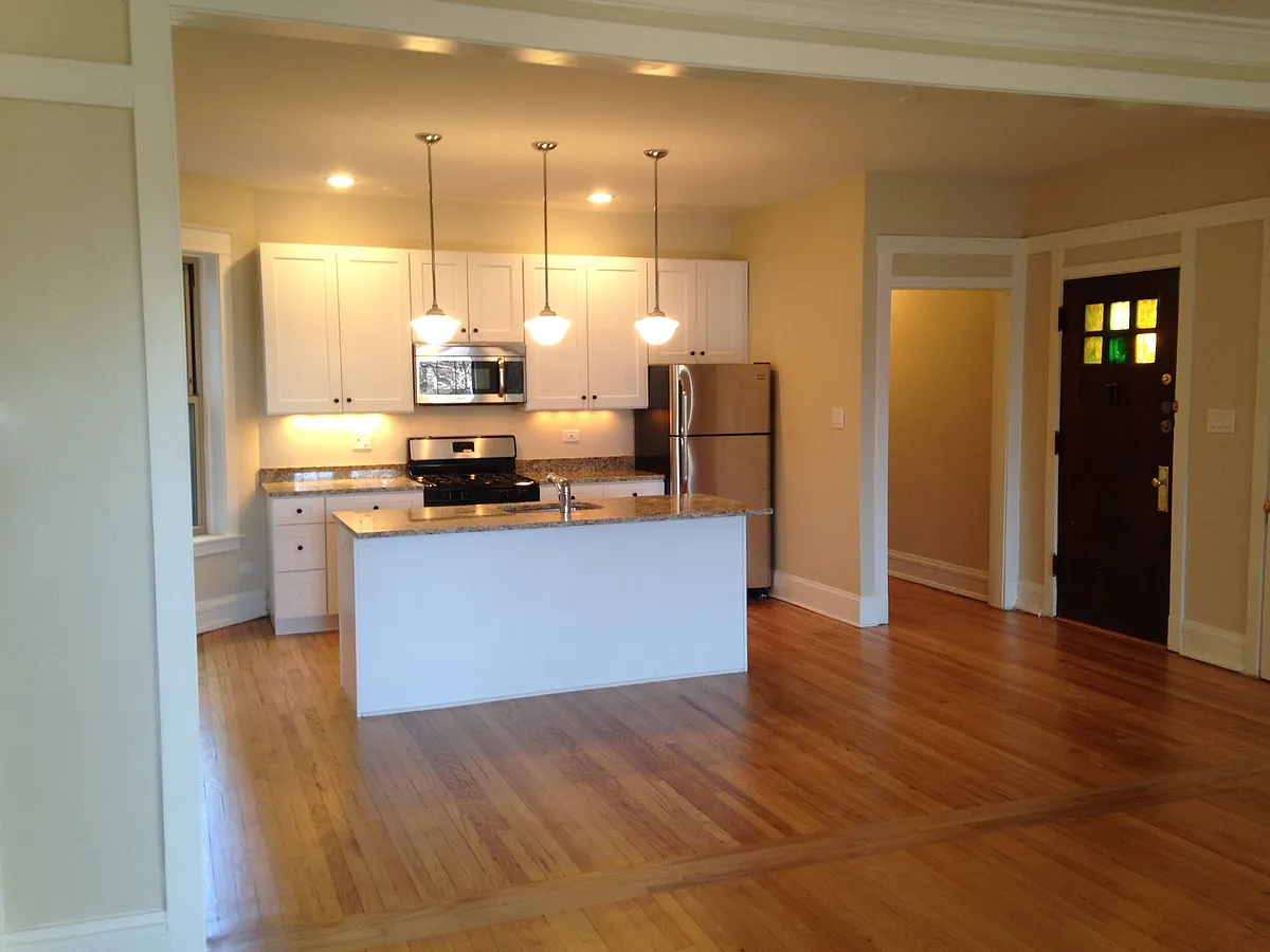 Open Concept Kitchens - 5326 S Harper Ave
