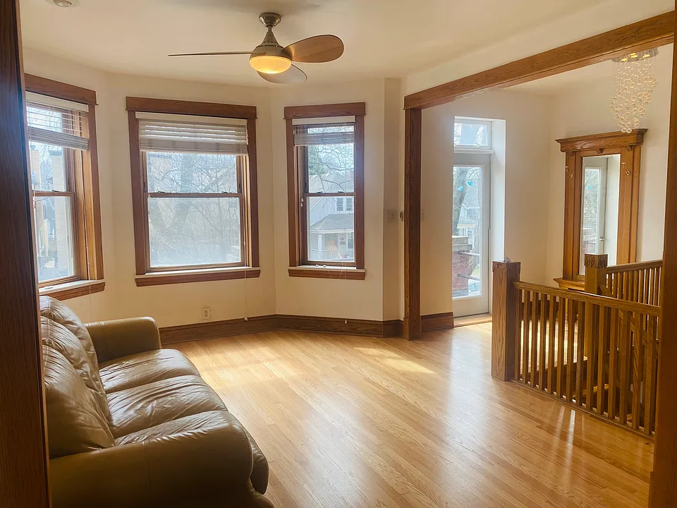 Frontroom