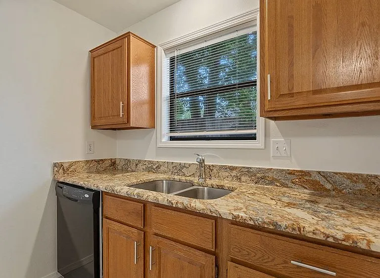 2689 W Mount Comfort Rd — Photo 9