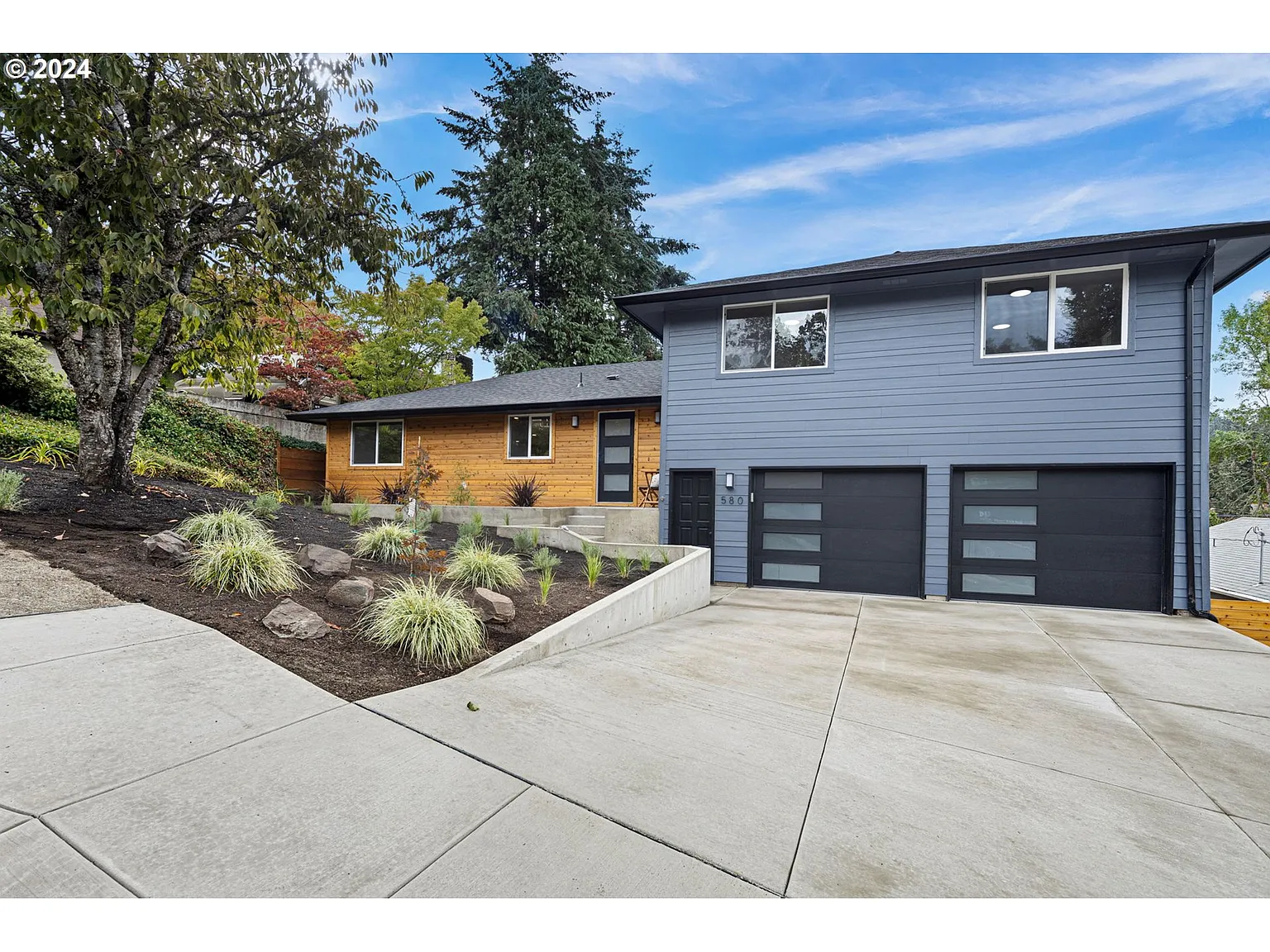 580 W 27th Ave photo 1