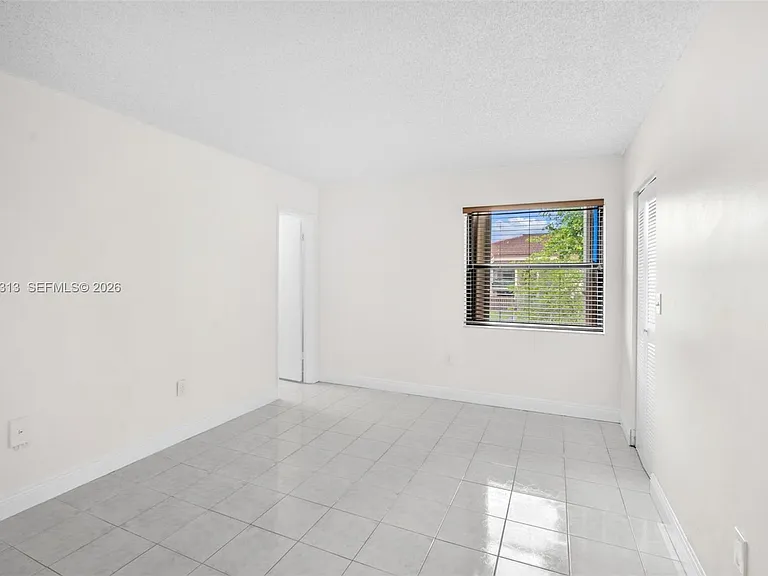 685 W Park Dr #206-11 — Photo 18