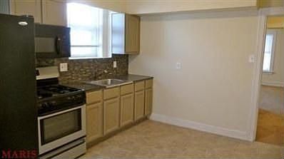 5th image of 4894 Bessie Ave