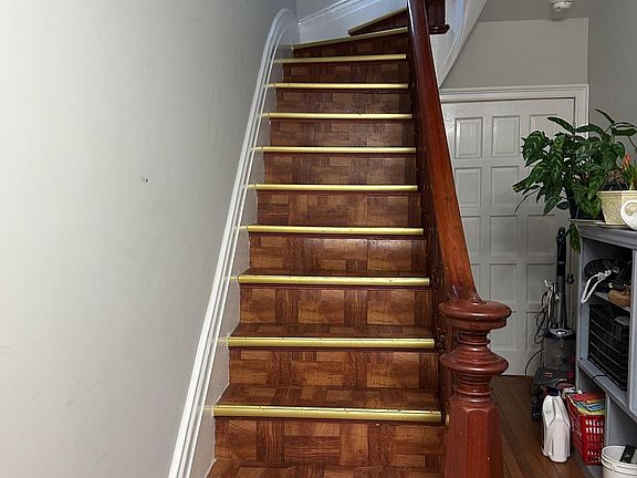 4th image of 44 Storm St #2