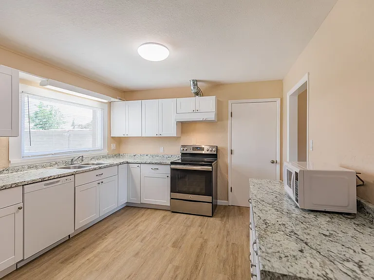 1740 Van Ct — Photo 29