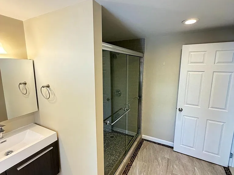 709 S Warnock St — Photo 18