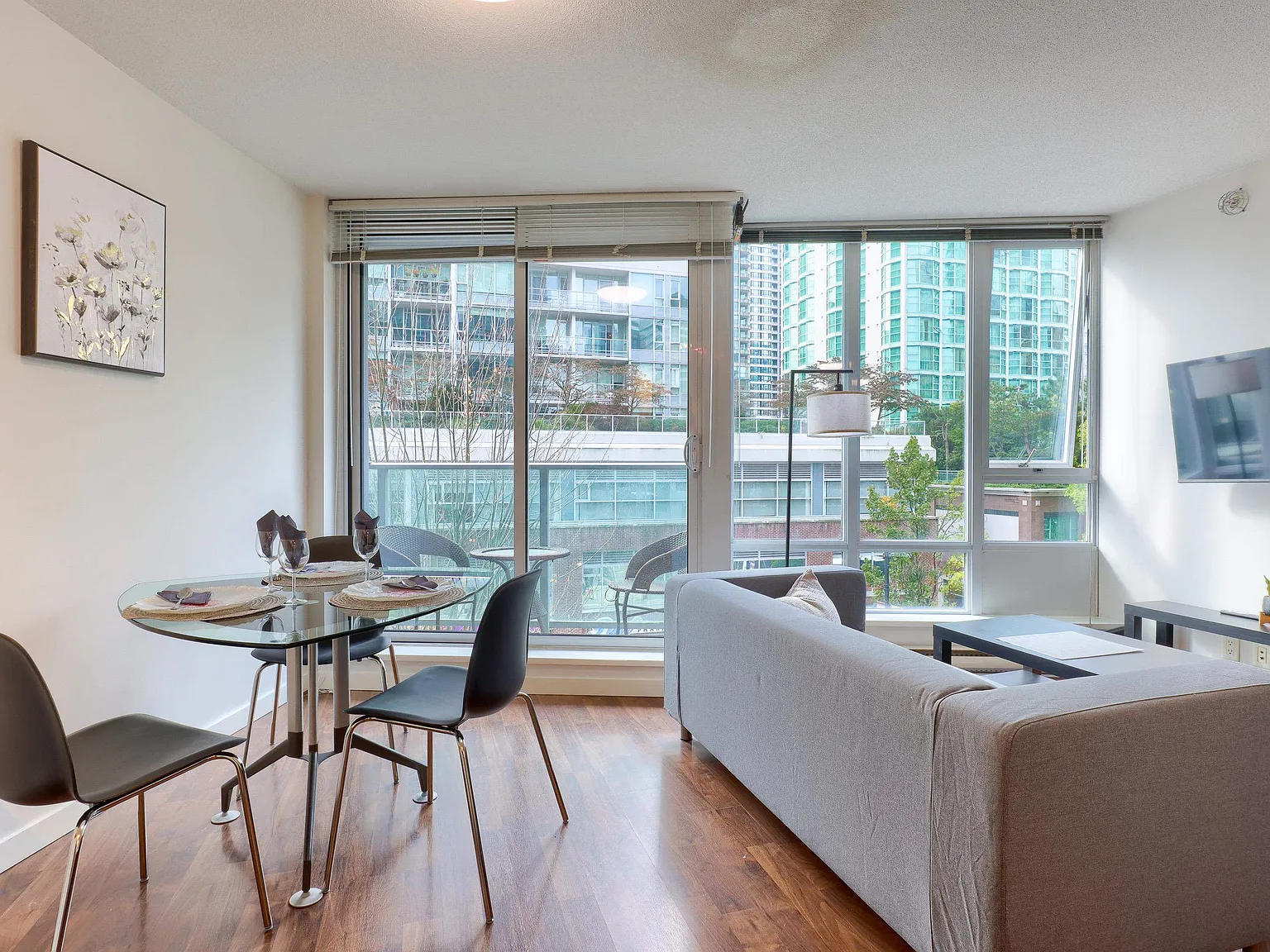 Studio, 439 sqft, $2,690 — Photo 4