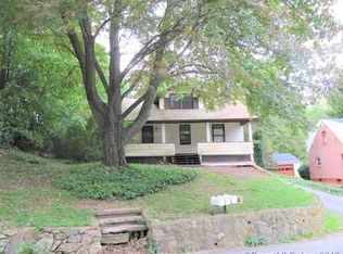 98-102 Chestnut St, Branford, CT 06405