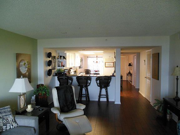 5th image of 4 Oceans West Blvd APT 706B