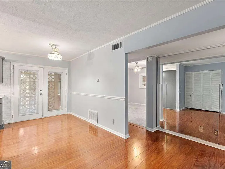 1822 N Rock Spgs NE #7 — Photo 9