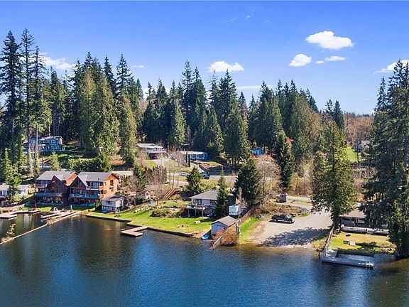 Literally just a stone throw to the boat launch for Lake Roesiger.