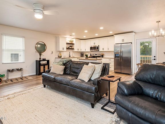 3rd image of 6118 Cougar Dr