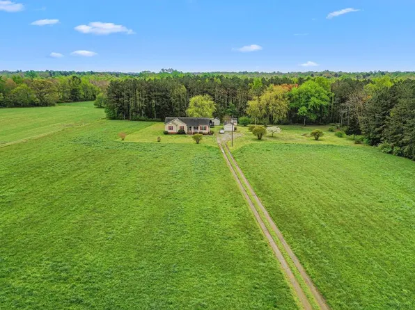 1804 Butylo Rd, Laneview, VA 22504