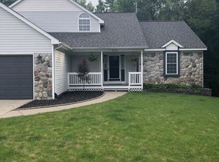 856 Doral Dr, Oxford, MI 48371