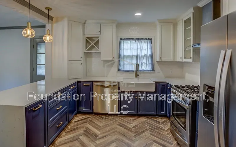 3 bed, 1.5 bath, $2,100 — Photo 4